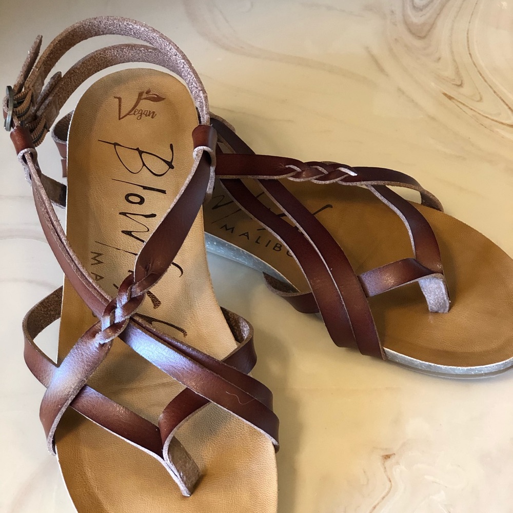 Shoes - Picture 5 of 7